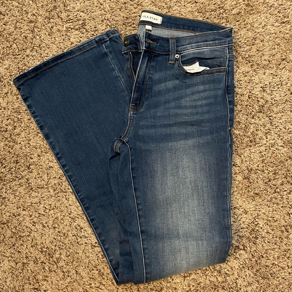 NWOT Lila Ryan August Bootcut jeans in size 10
